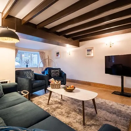 Peep-o-day-the Stylish Dale View *