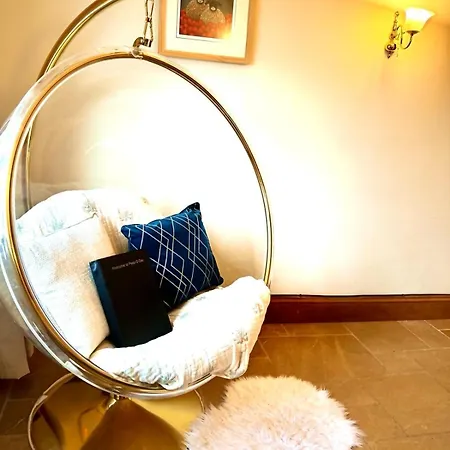 Peep-o-day-the Stylish Dale View *