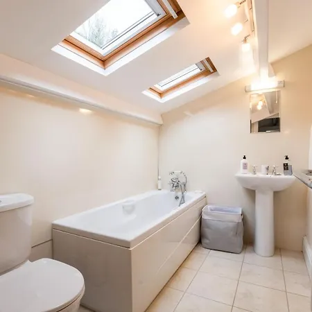 Сasa de vacaciones Peep-o-day-the Stylish Dale View Feetham